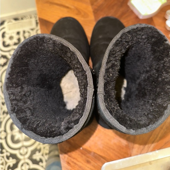 Black Uggs US 8 - Picture 4 of 4